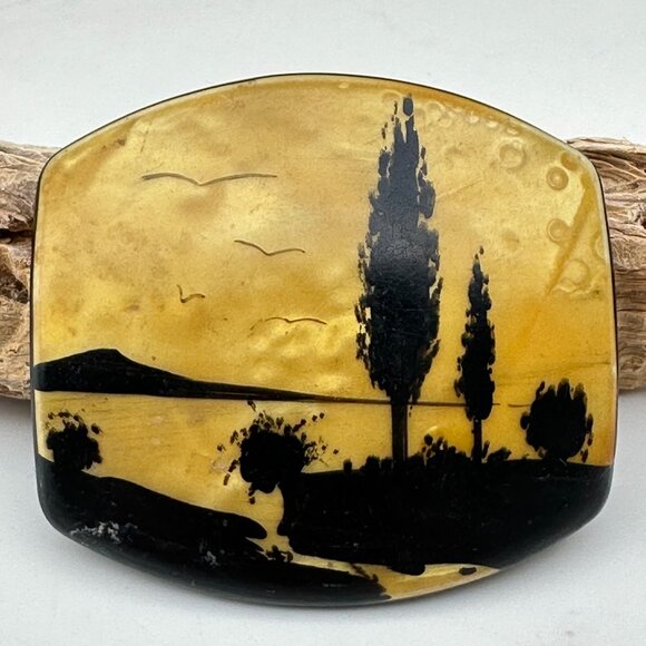 Early 1900s Painted Silhouette Brooch Yellow & Black Featuring Scenic Landscape - Picture 2 of 6